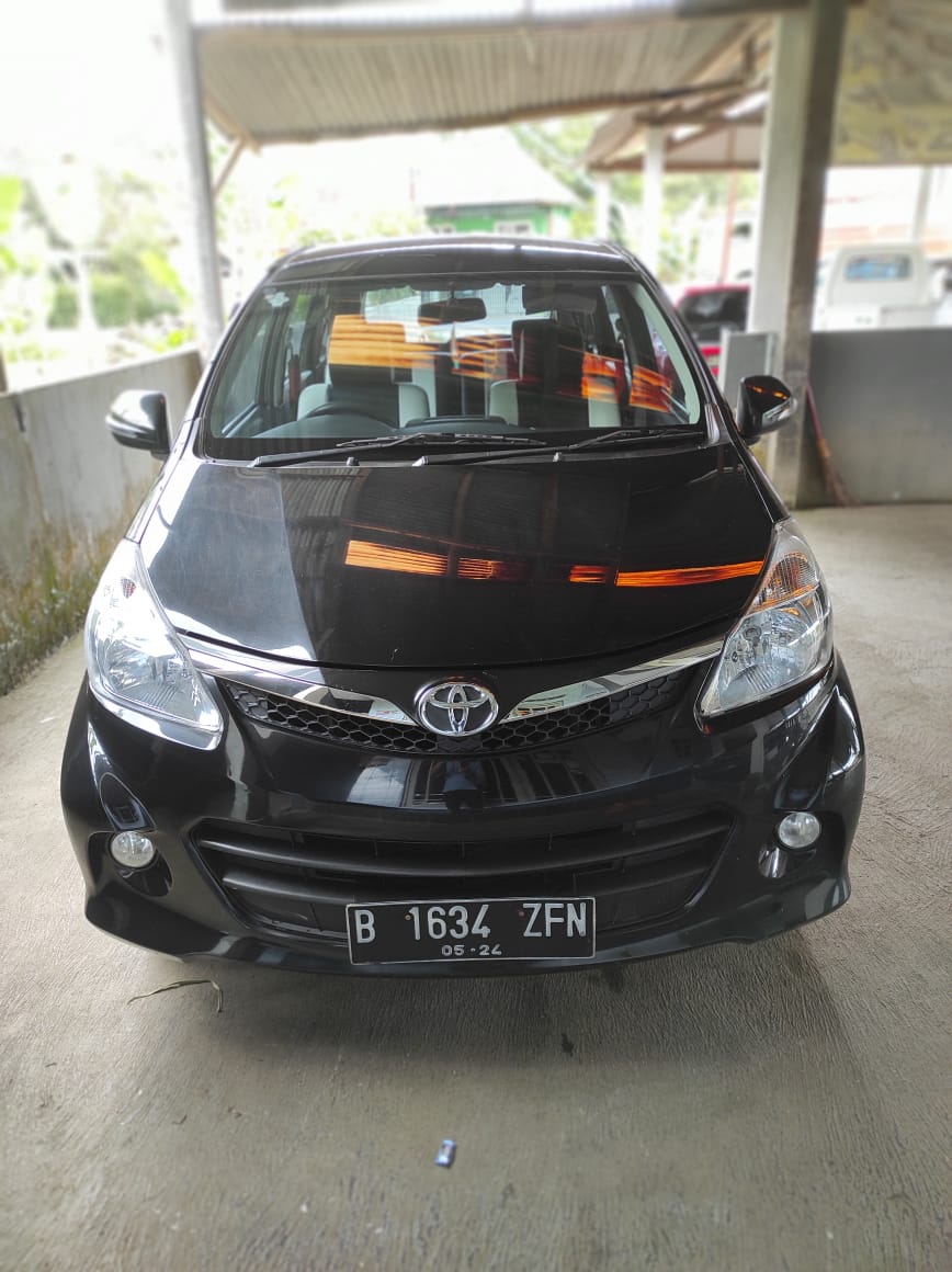 Second Hand 2014 Toyota Avanza Veloz Second Hand 2014 Toyota Avanza Veloz