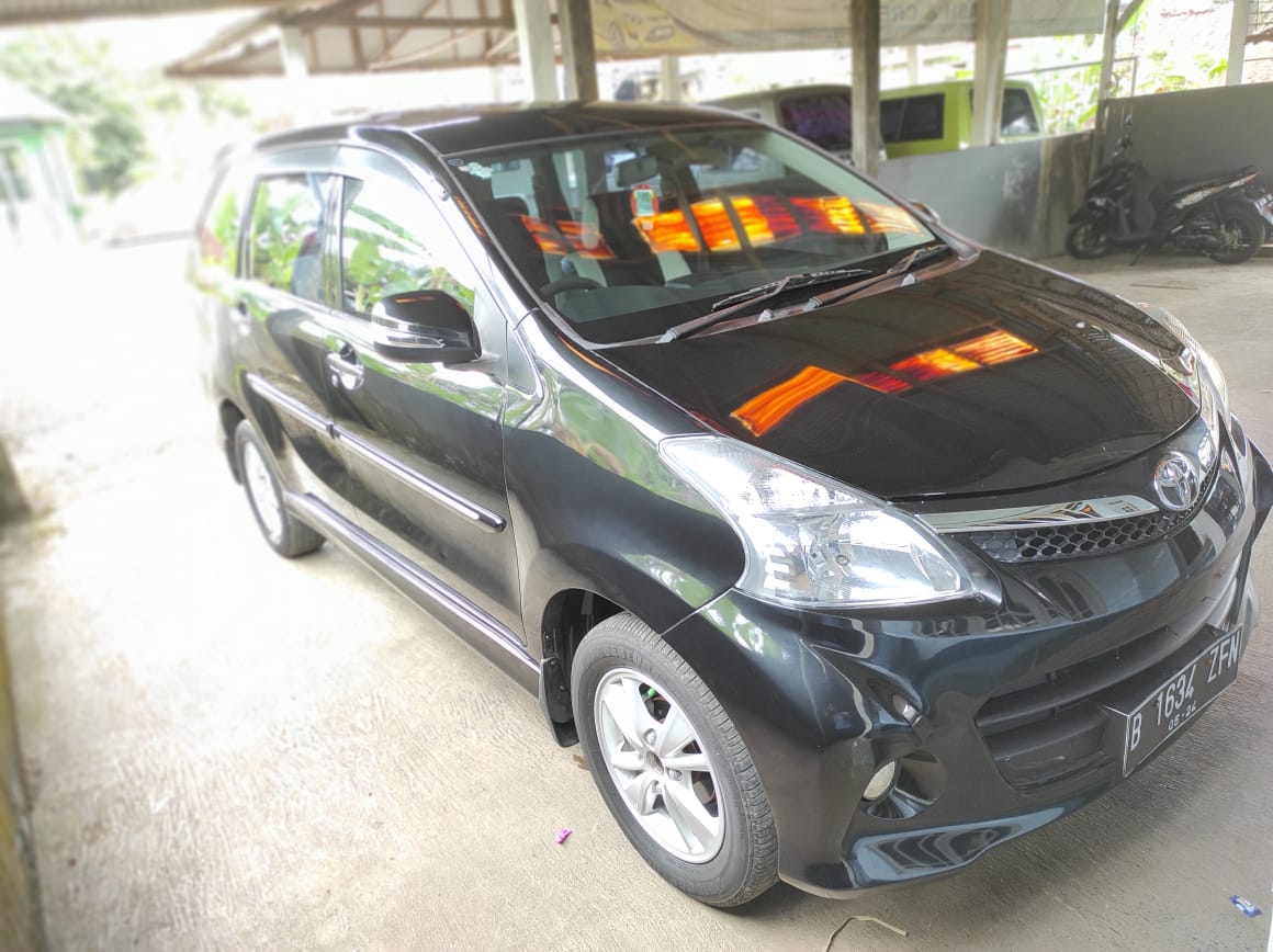 2014 Toyota Avanza Veloz  1.5 A/T 2014 Toyota Avanza Veloz  1.5 A/T