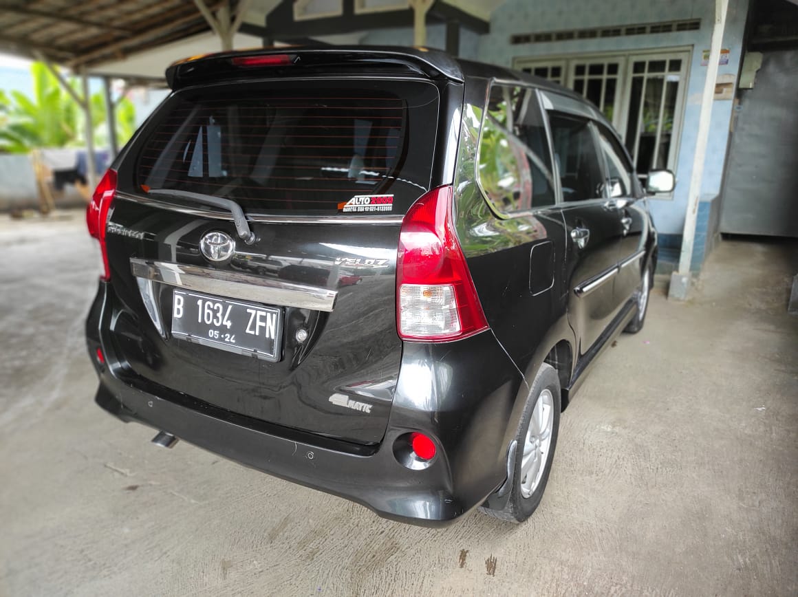2014 Toyota Avanza Veloz  1.5 A/T 2014 Toyota Avanza Veloz  1.5 A/T