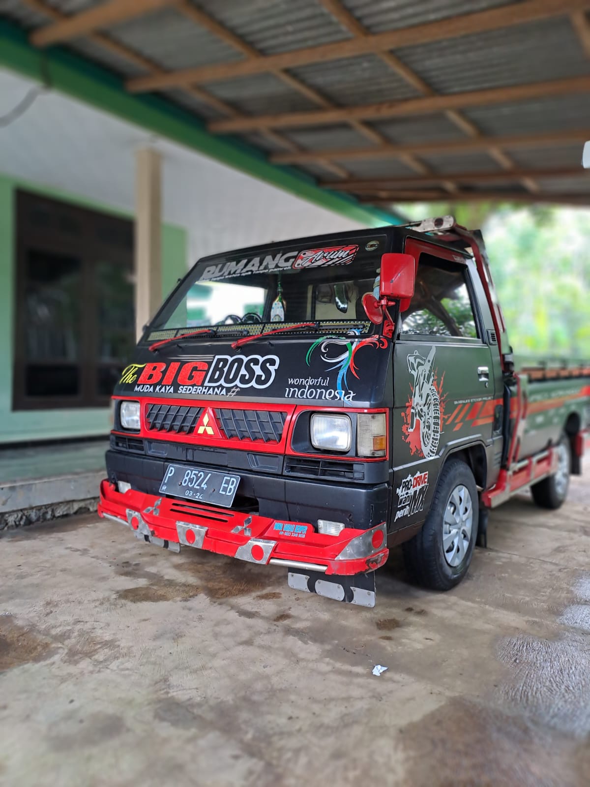 2014 Mitsubishi L300 2014 Mitsubishi L300