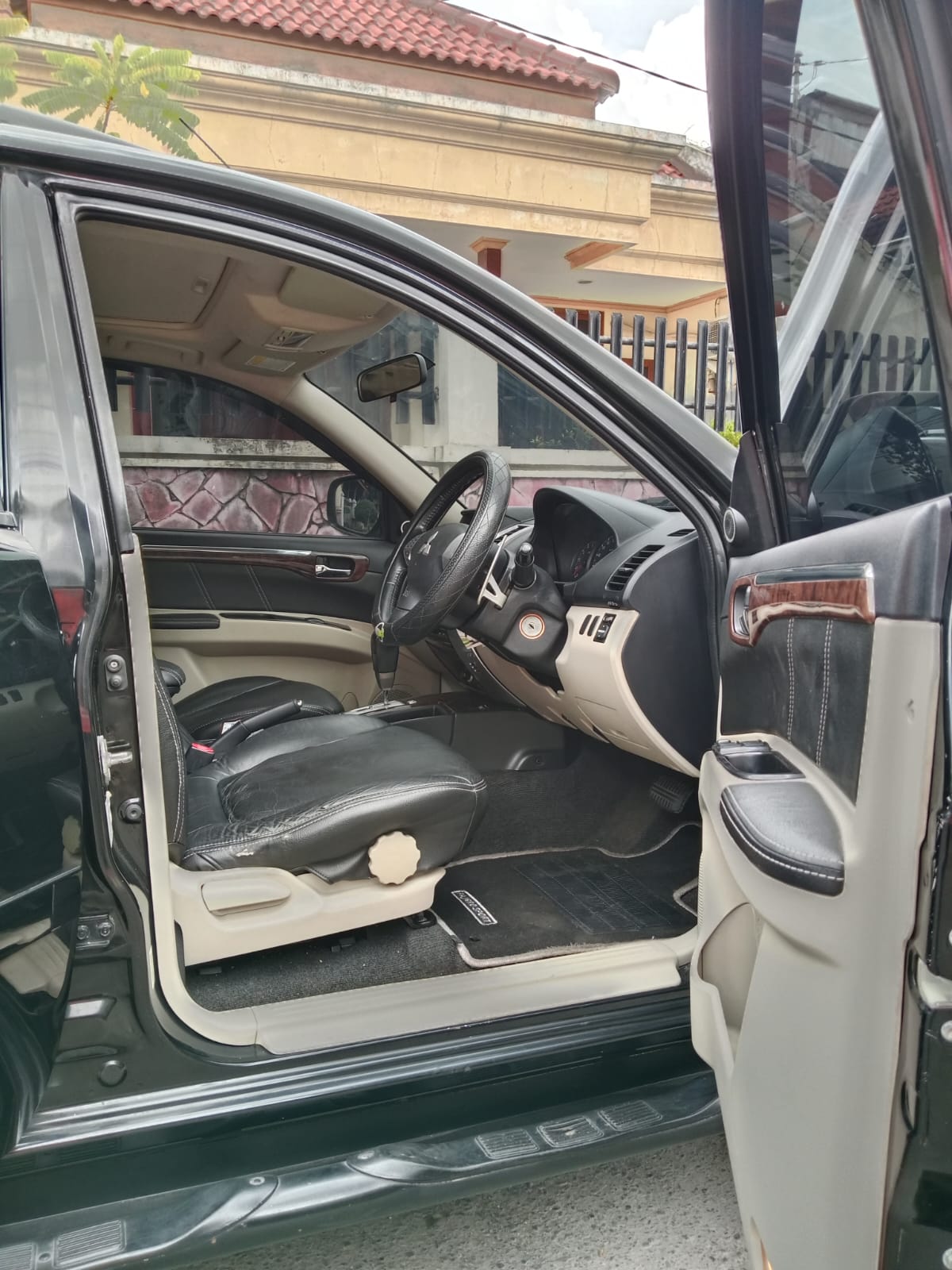 2012 Mitsubishi Pajero Sport  2012 Mitsubishi Pajero Sport