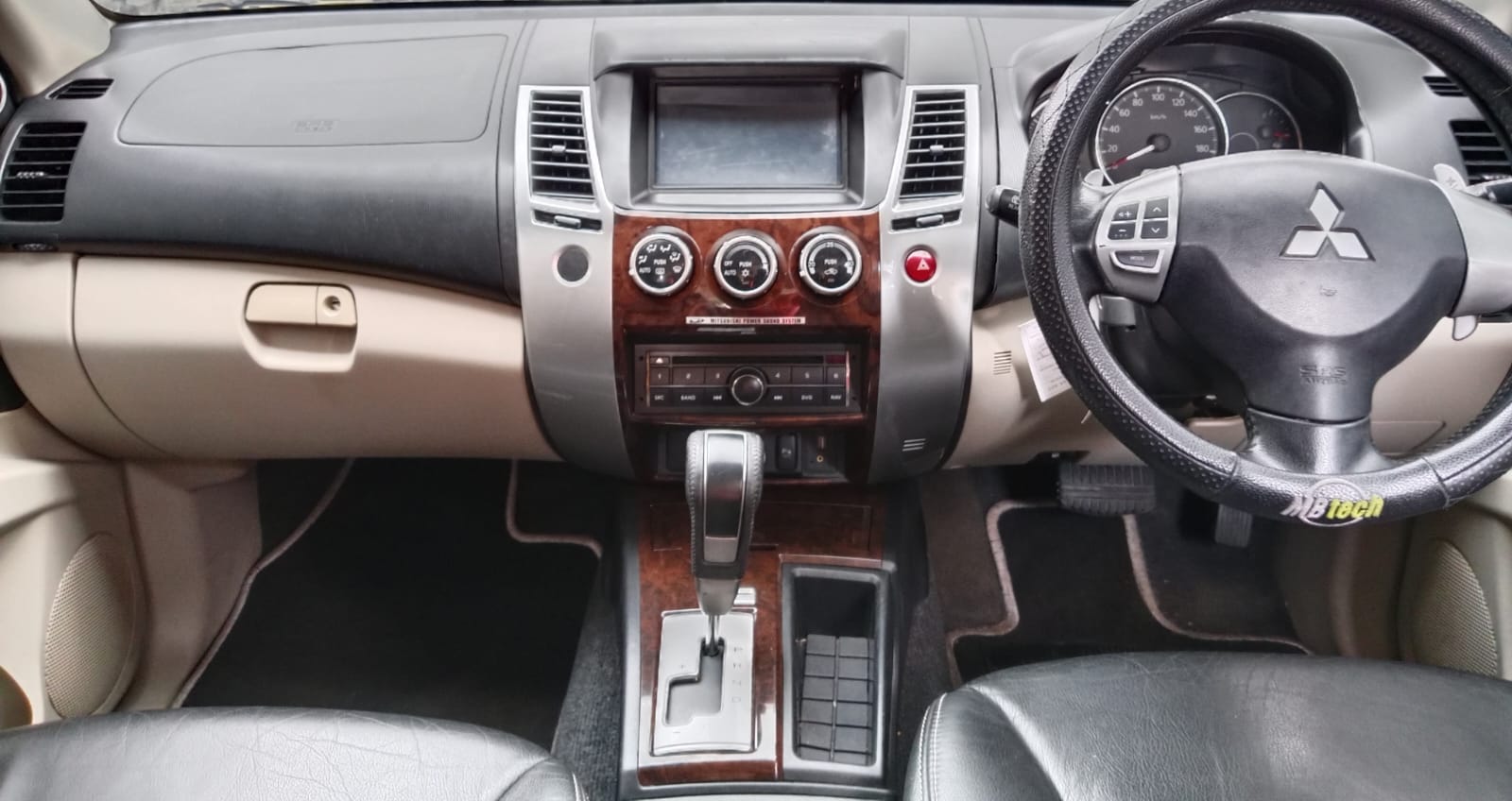 2012 Mitsubishi Pajero Sport  2012 Mitsubishi Pajero Sport