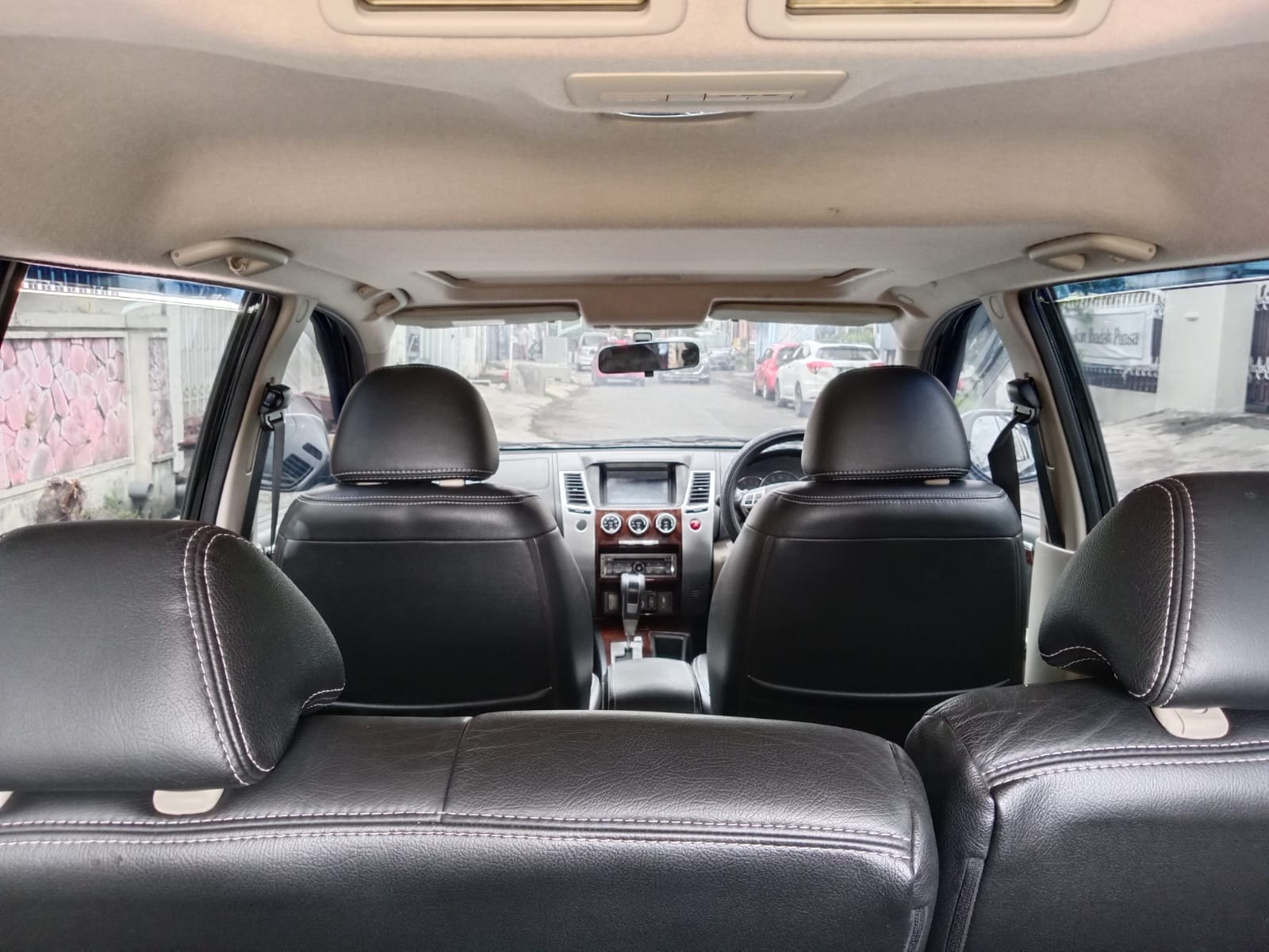 2012 Mitsubishi Pajero Sport  2012 Mitsubishi Pajero Sport