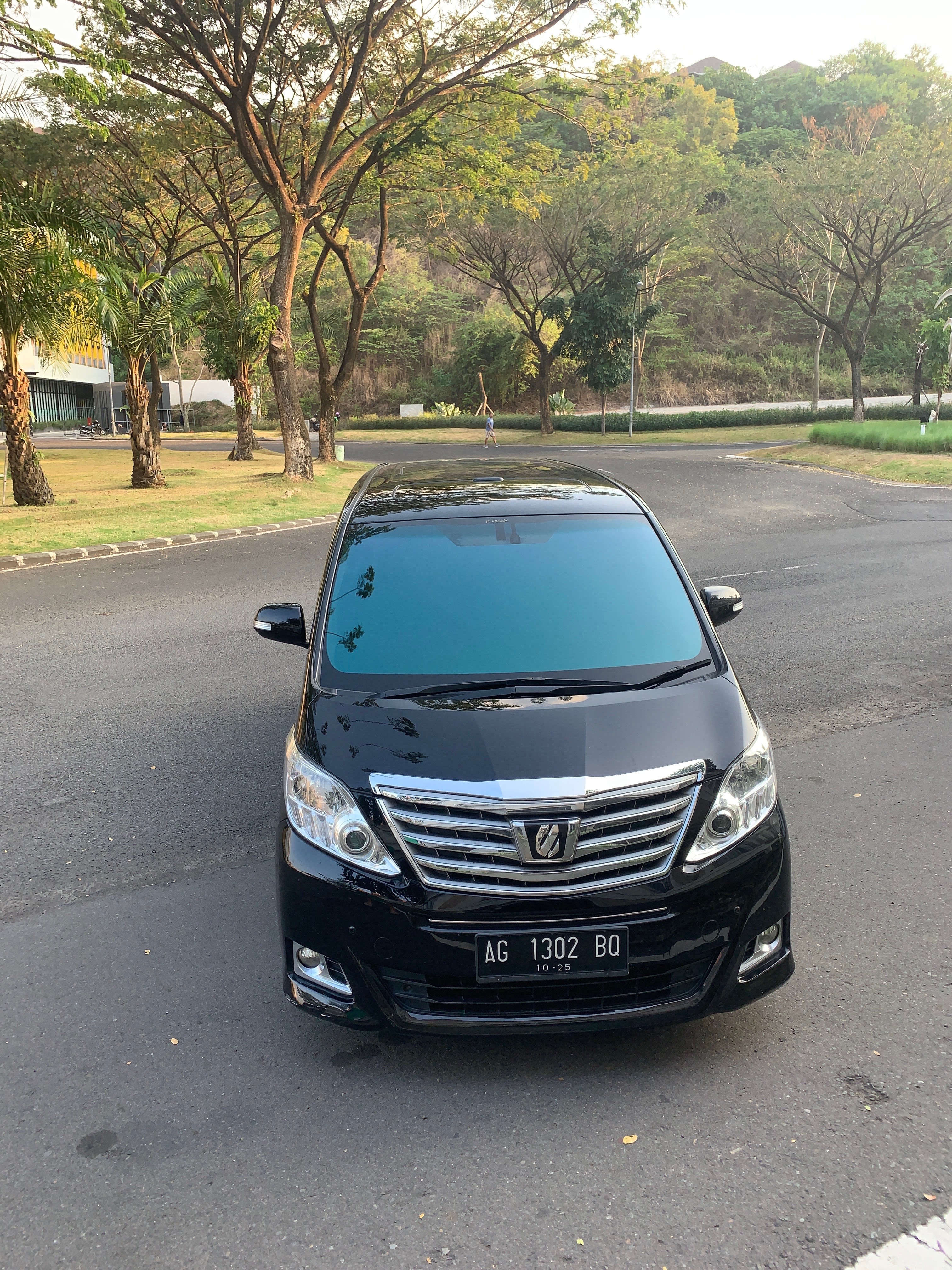2013 Toyota Alphard  2.5 G A/T 2013 Toyota Alphard  2.5 G A/T