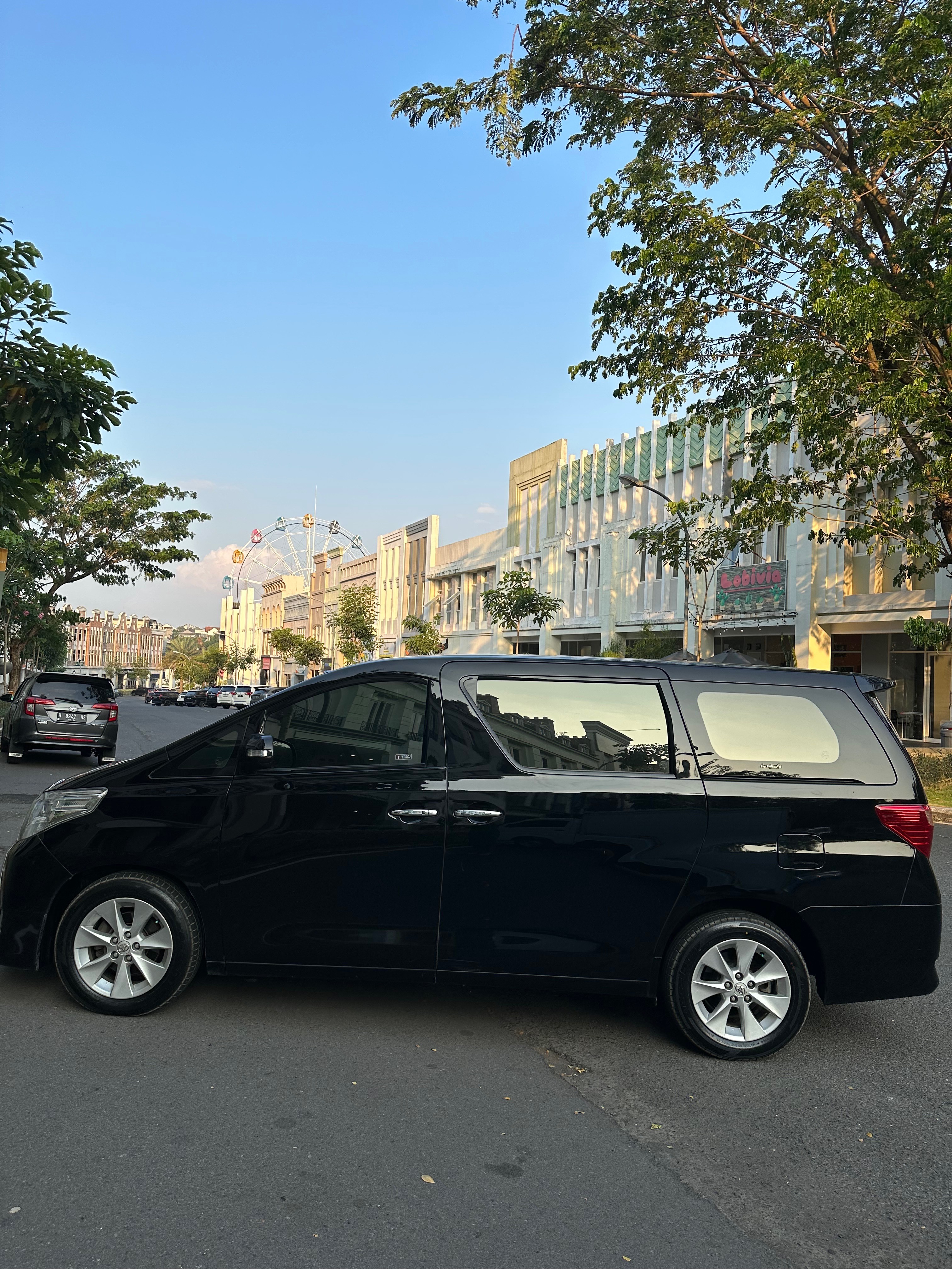 2013 Toyota Alphard  2.5 G A/T 2013 Toyota Alphard  2.5 G A/T