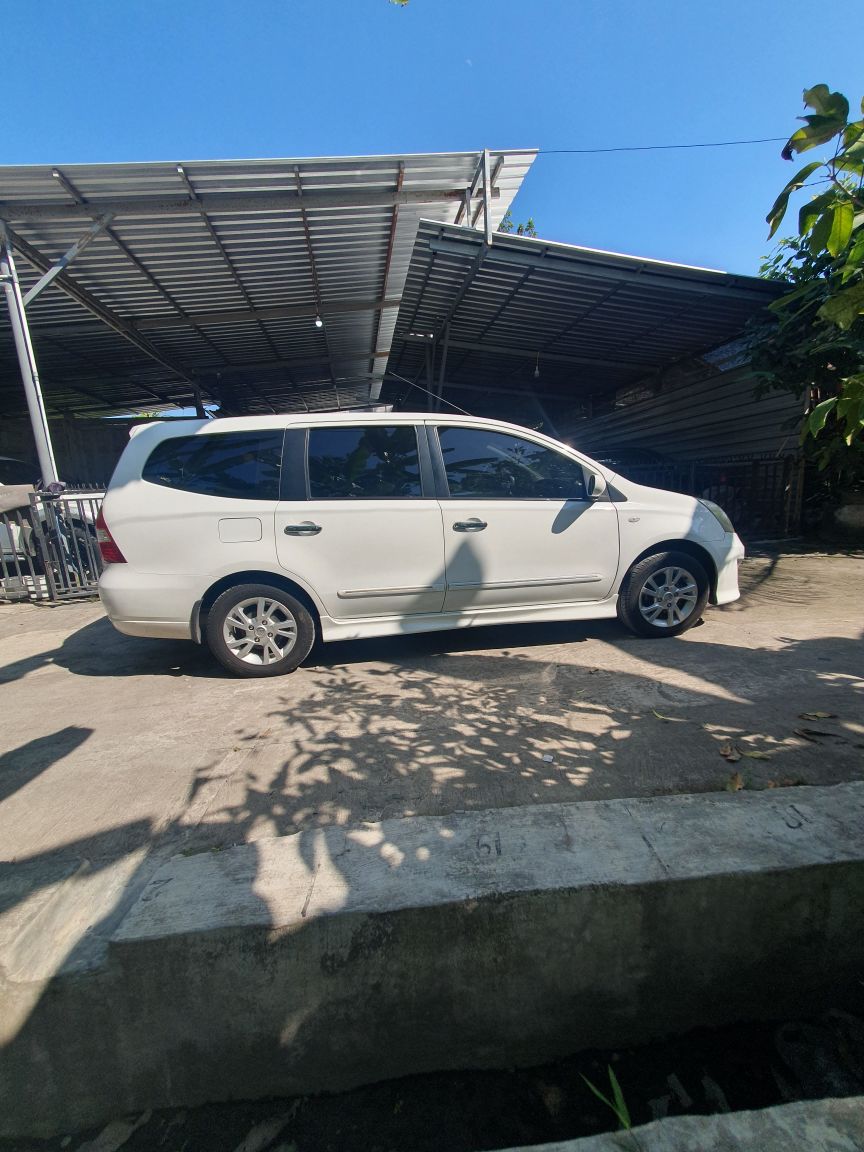 2012 Nissan Grand Livina 2012 Nissan Grand Livina