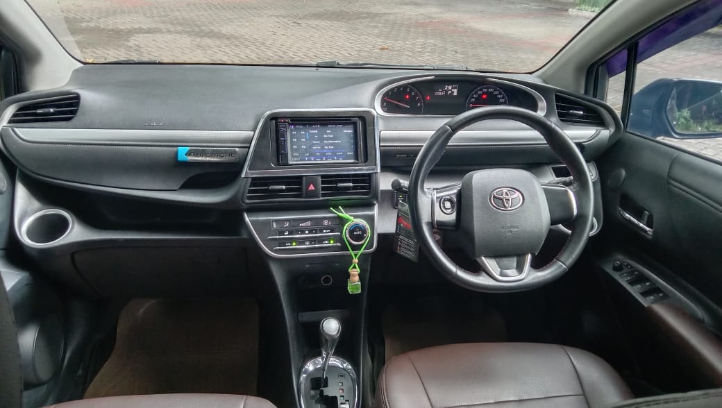 2017 Toyota Sienta 2017 Toyota Sienta