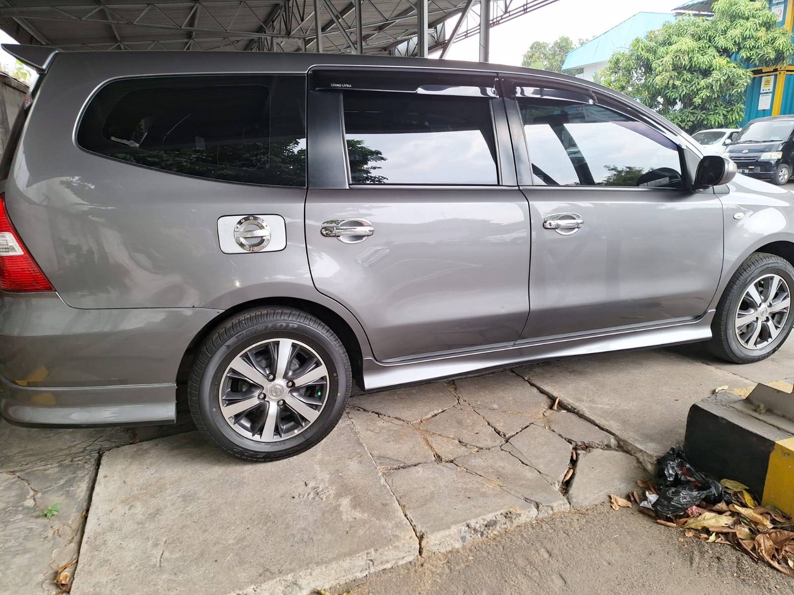 2012 Nissan Grand Livina  1.5 HWS AUTECH AT Bekas 2012 Nissan Grand Livina  1.5 HWS AUTECH AT Bekas