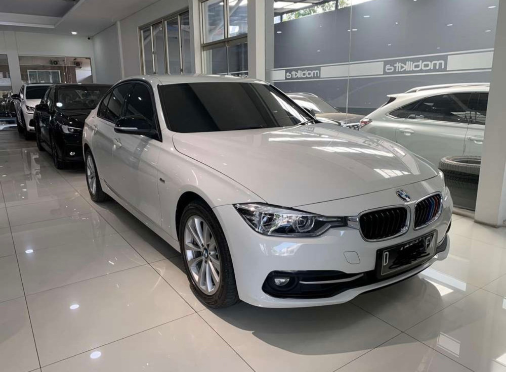 Second Hand 2016 BMW 3 Series Sedan Second Hand 2016 BMW 3 Series Sedan