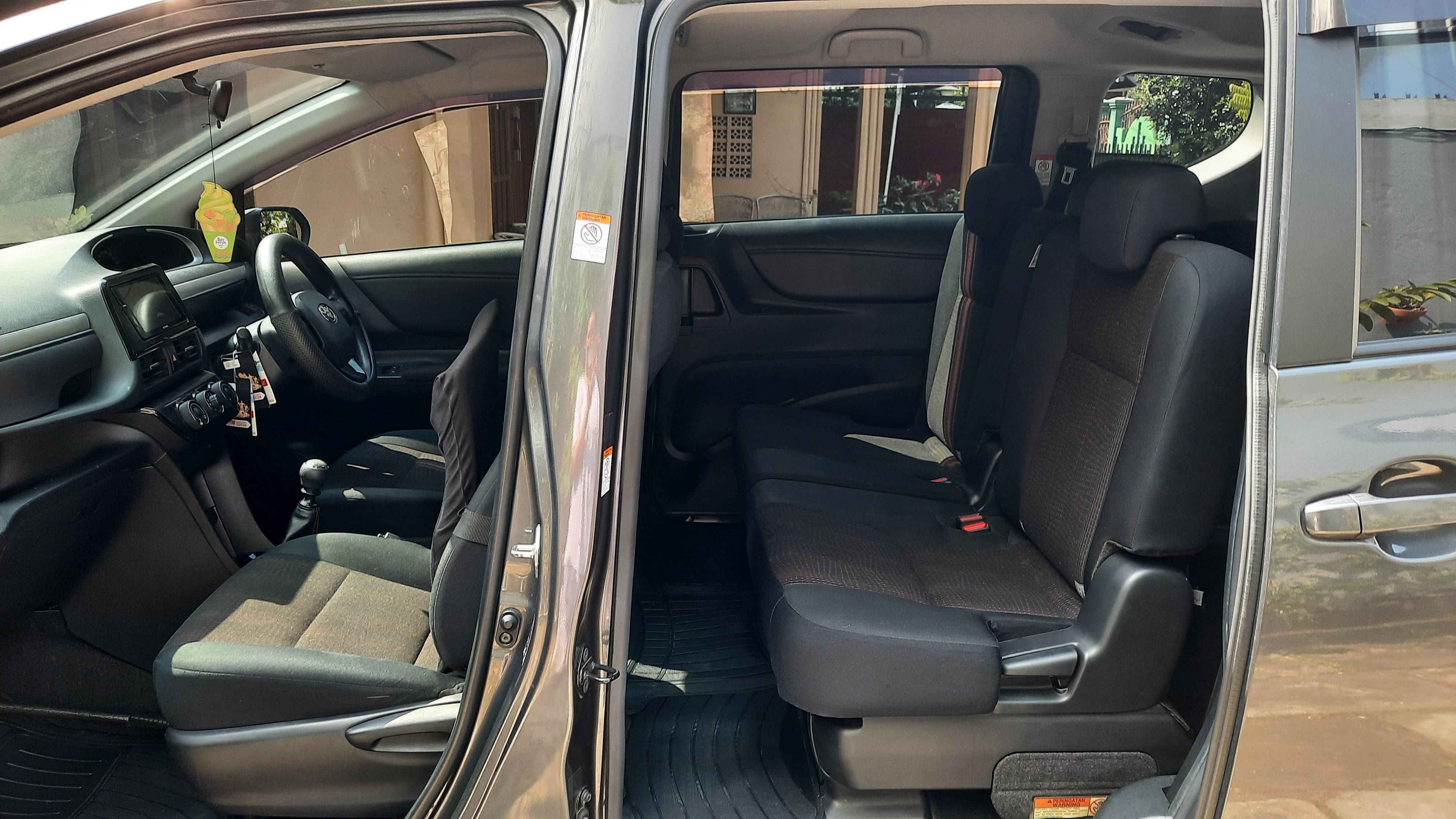 2017 Toyota Sienta 2017 Toyota Sienta