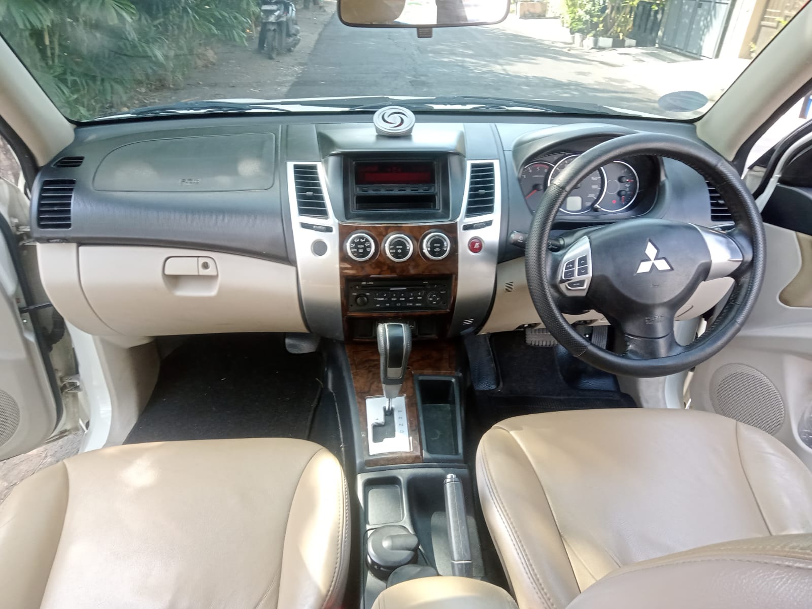 2012 Mitsubishi Pajero 2012 Mitsubishi Pajero