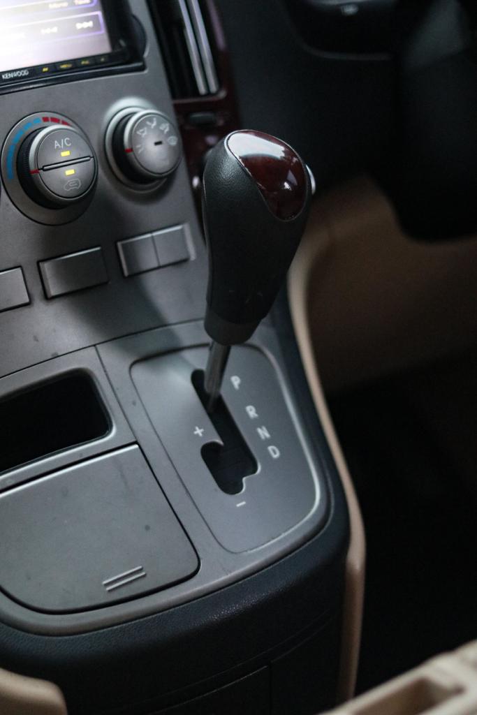 2012 Hyundai H1 2012 Hyundai H1