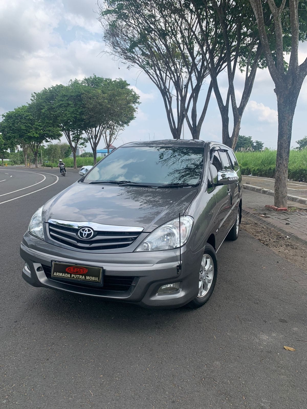 2009 Toyota Kijang Innova 2009 Toyota Kijang Innova