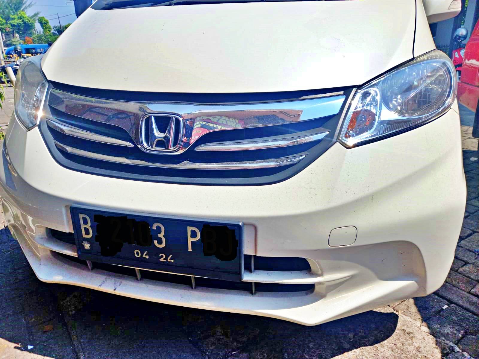 2013 Honda Freed  EA/T 2013 Honda Freed  EA/T