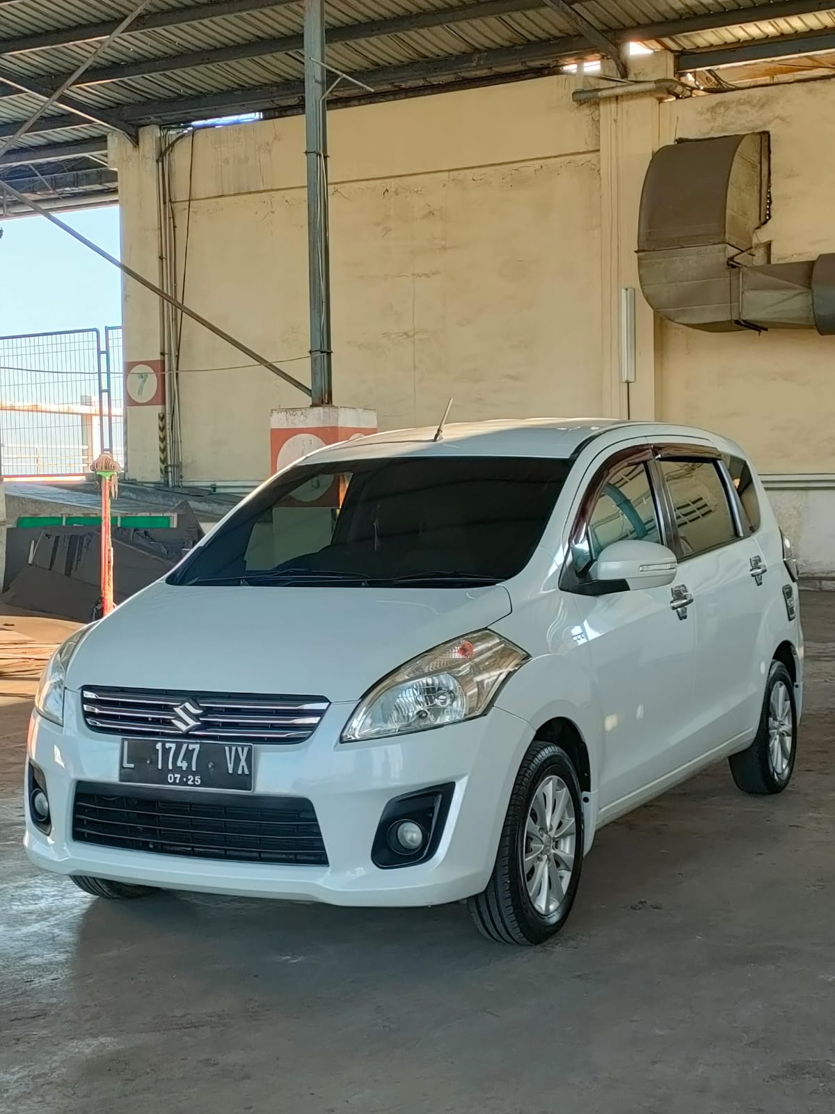 2015 Suzuki Ertiga  GX AT Bekas 2015 Suzuki Ertiga  GX AT Bekas