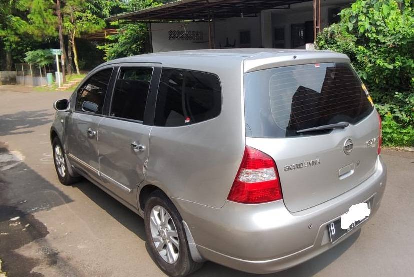 2011 Nissan Grand Livina 2011 Nissan Grand Livina