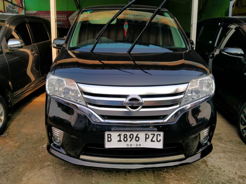 2013 Nissan Serena  HIGHWAY 2.0 A/T