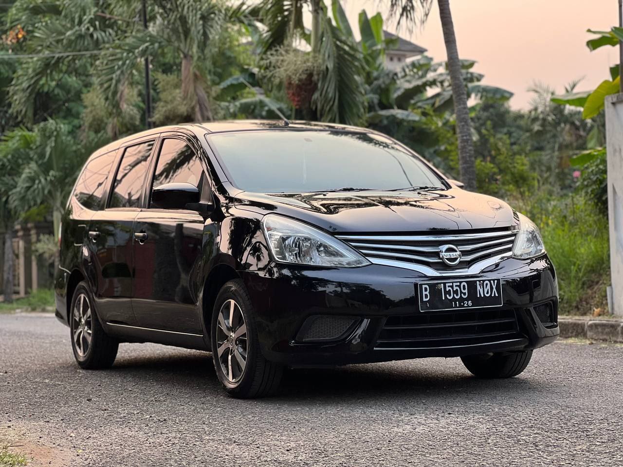 Second Hand 2016 Nissan Grand Livina Second Hand 2016 Nissan Grand Livina