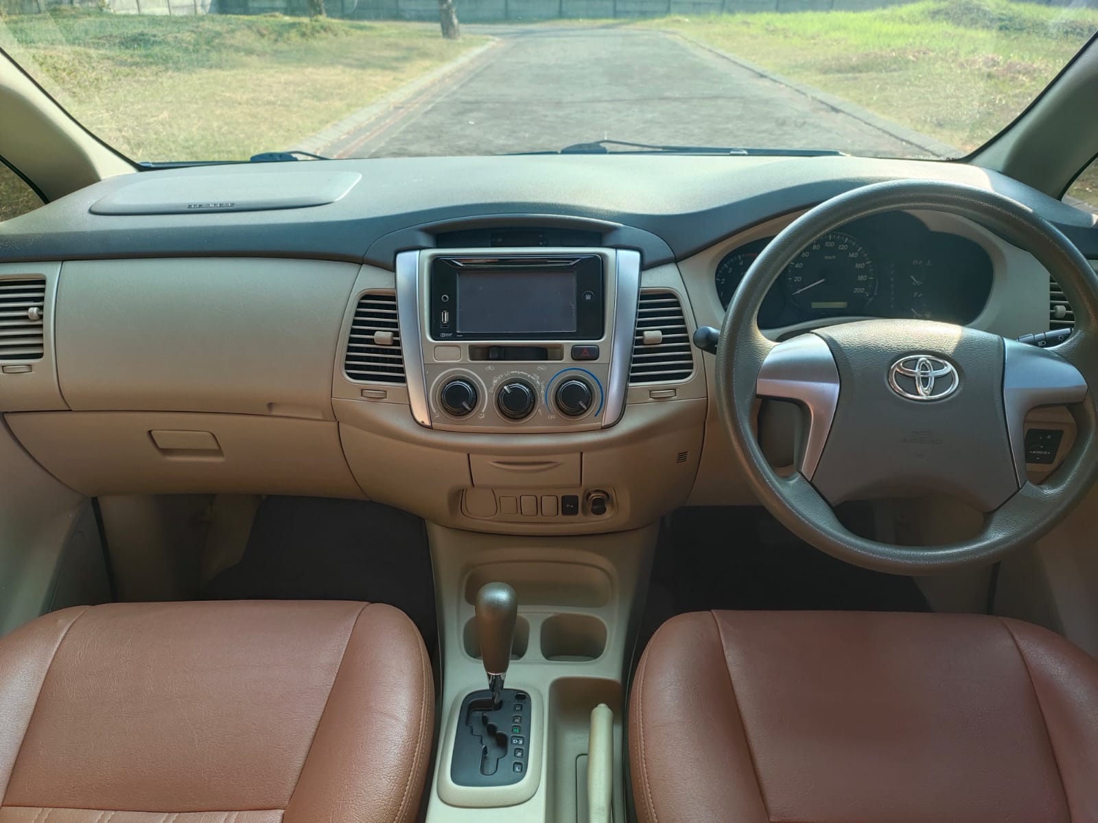 2013 Toyota Kijang Innova 2013 Toyota Kijang Innova