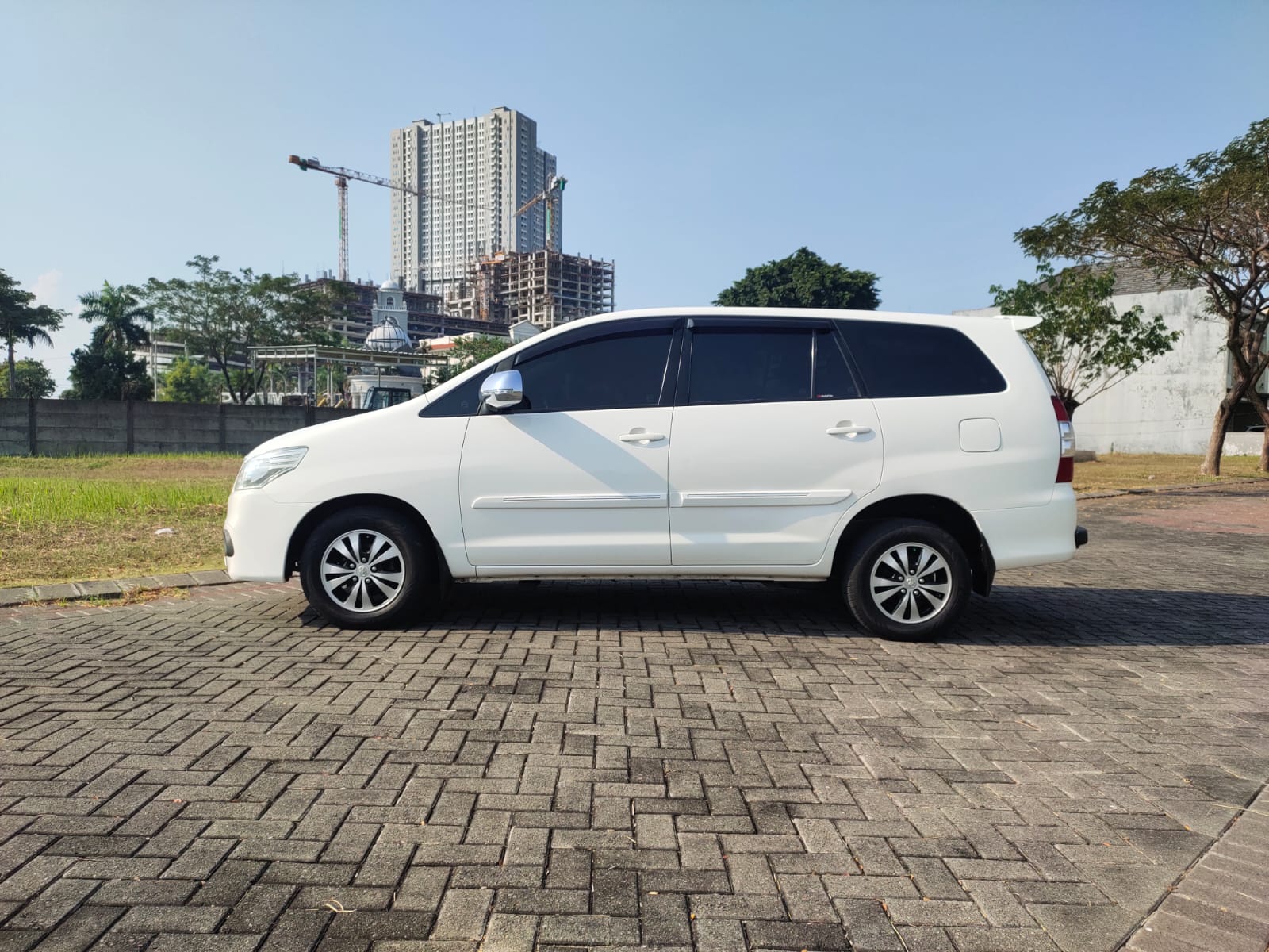 2013 Toyota Kijang Innova 2013 Toyota Kijang Innova