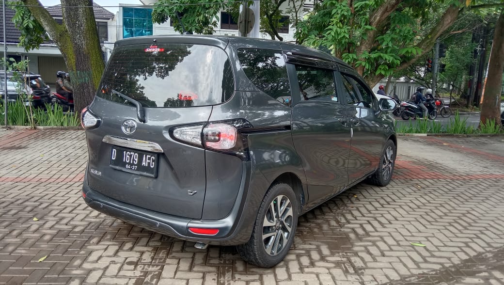 2017 Toyota Sienta 2017 Toyota Sienta