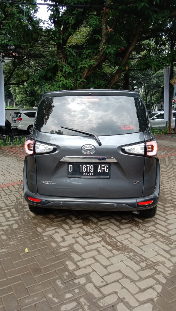 2017 Toyota Sienta 2017 Toyota Sienta