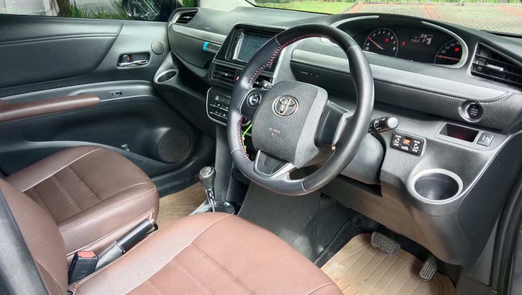 2017 Toyota Sienta 2017 Toyota Sienta