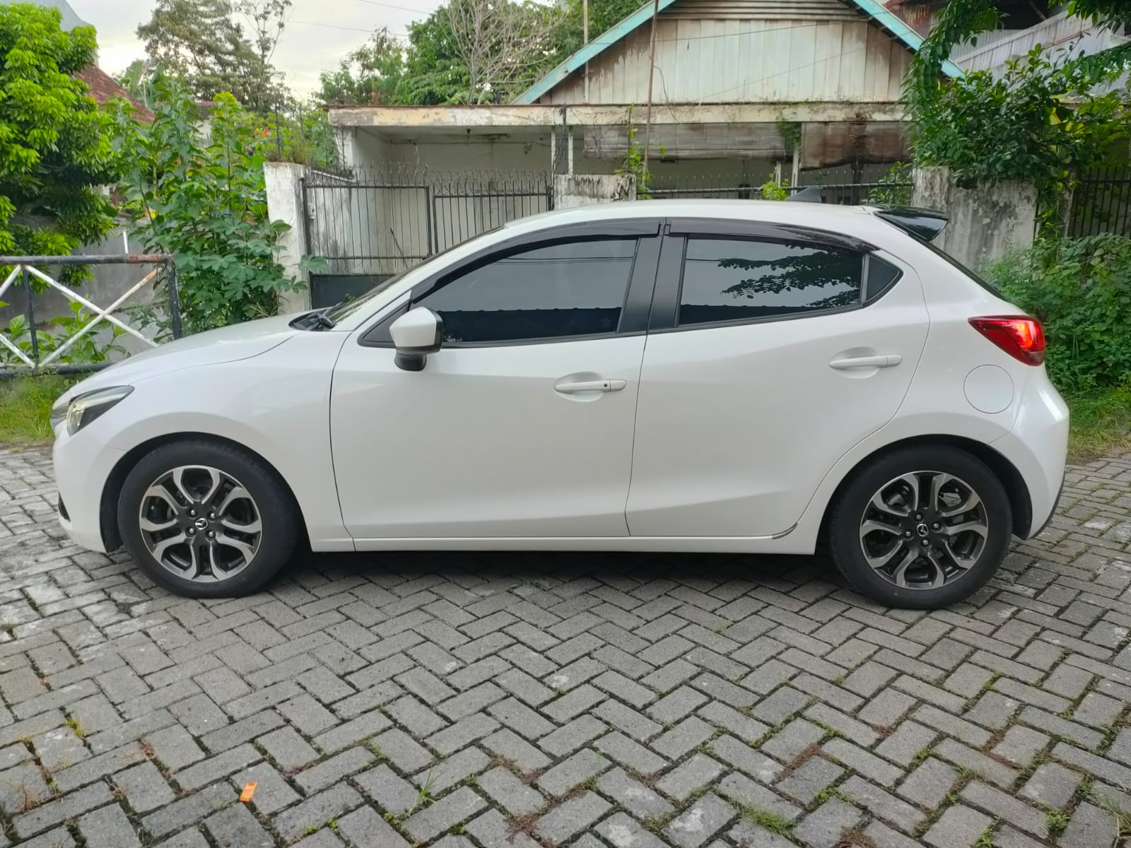 2015 Mazda 2 2015 Mazda 2