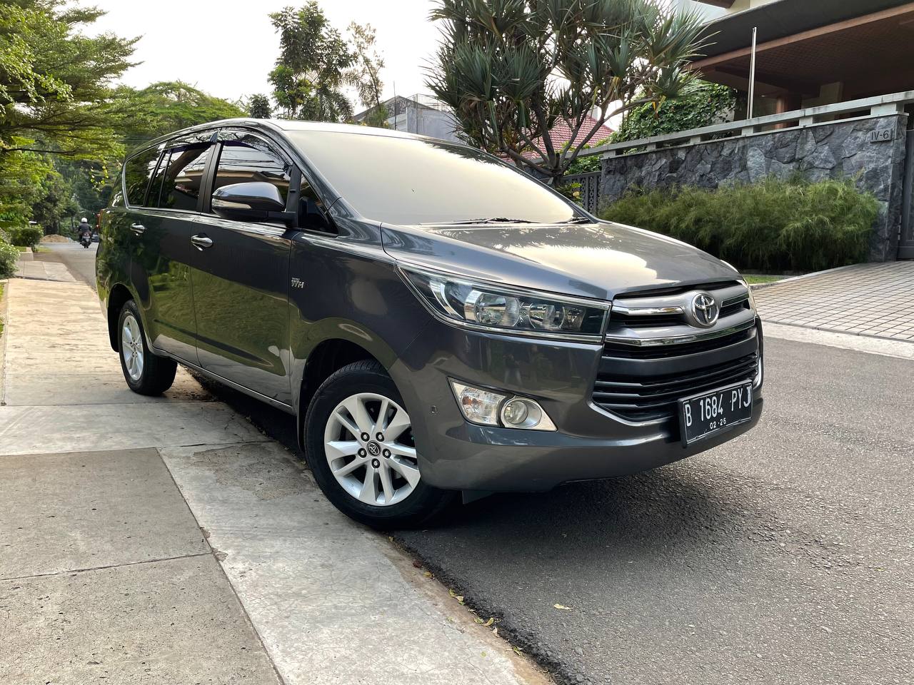 2016 Toyota Innova 2016 Toyota Innova