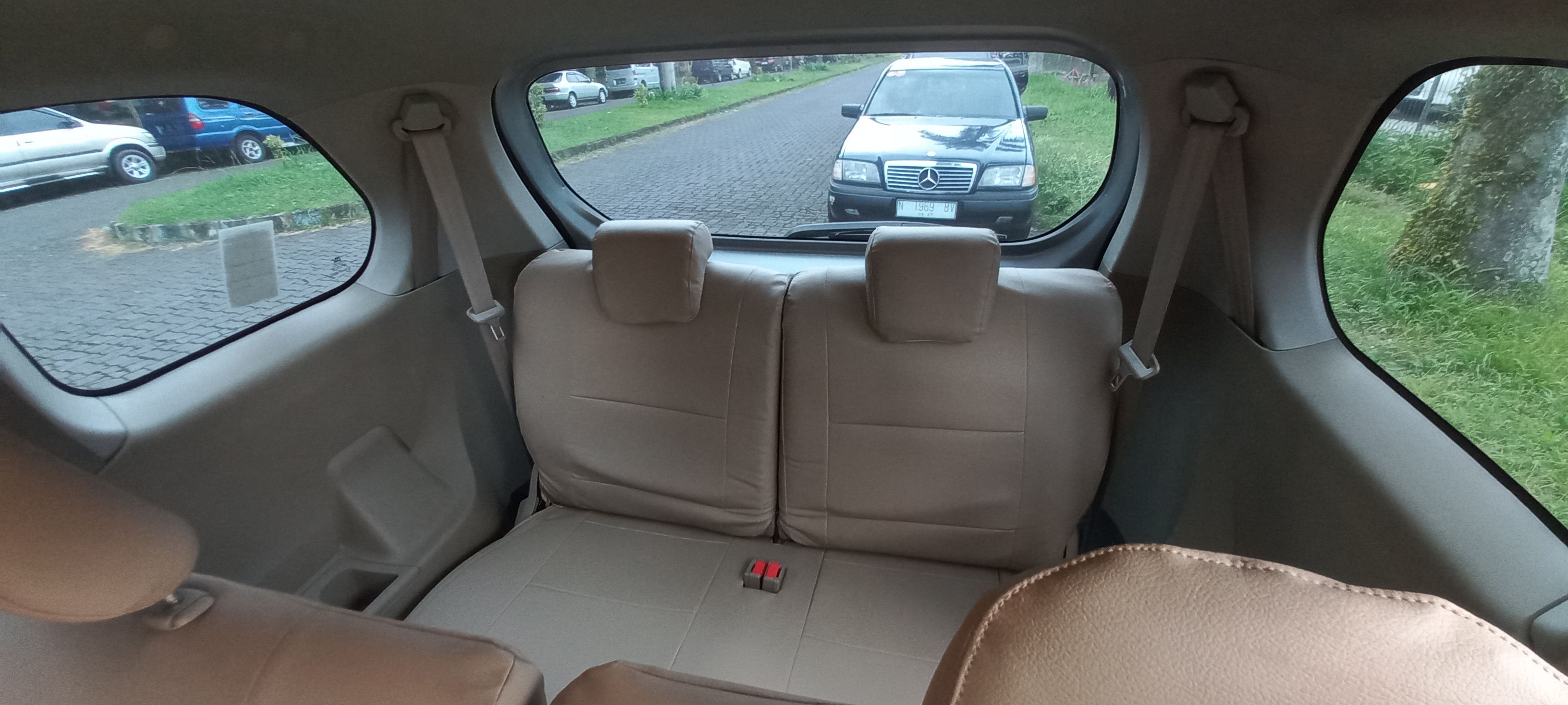 2012 Daihatsu Xenia 2012 Daihatsu Xenia