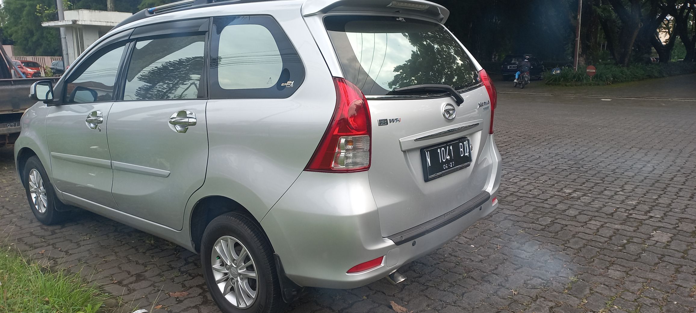 2012 Daihatsu Xenia 2012 Daihatsu Xenia