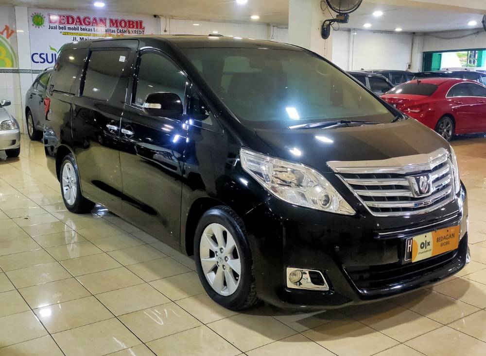 2014 Toyota Alphard  2.4 AT 2.4 AT bekas