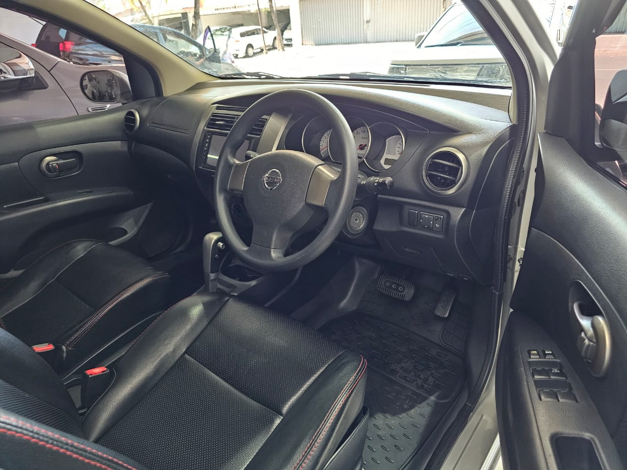 2011 Nissan Grand Livina 2011 Nissan Grand Livina