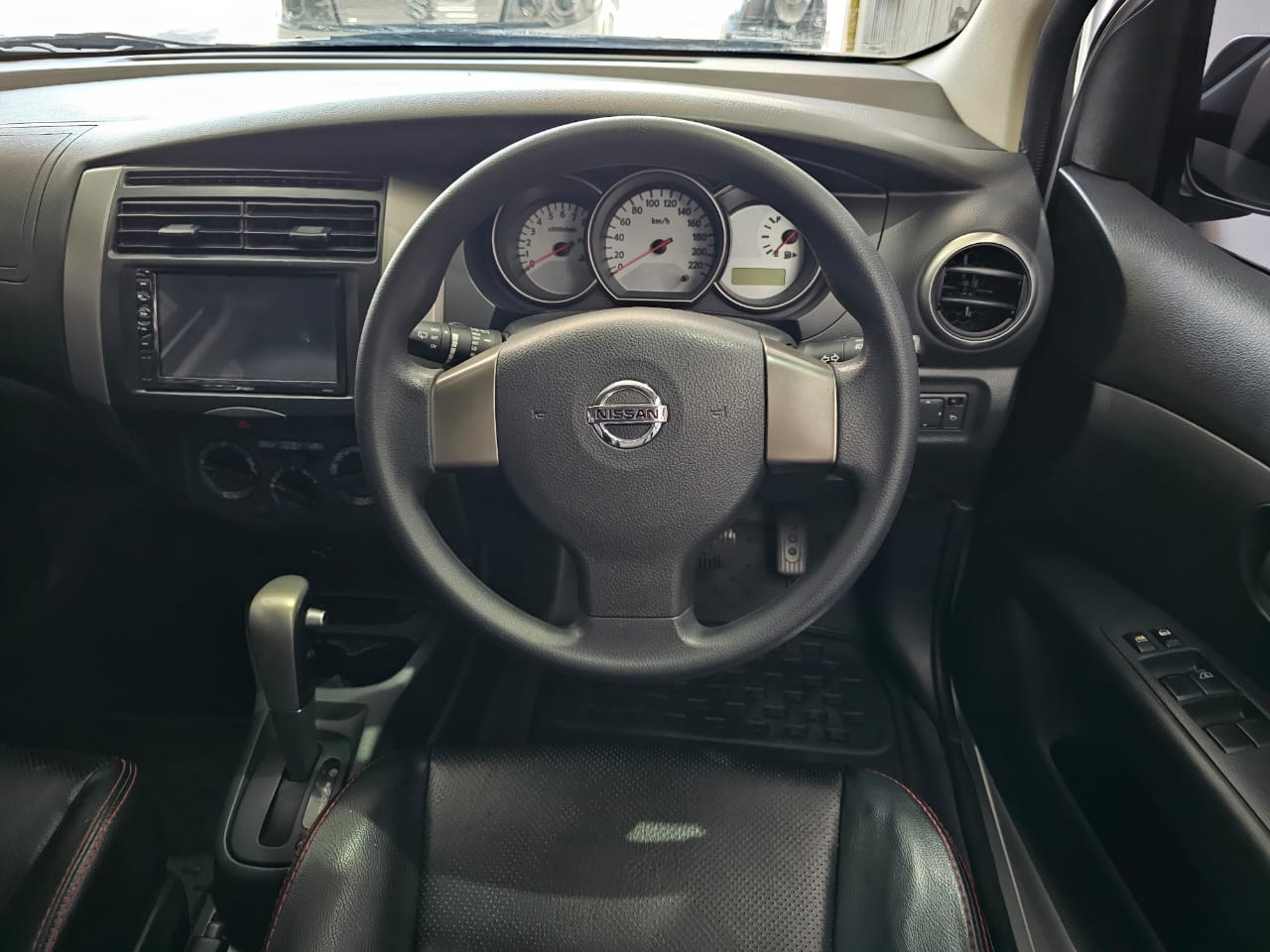 2011 Nissan Grand Livina 2011 Nissan Grand Livina