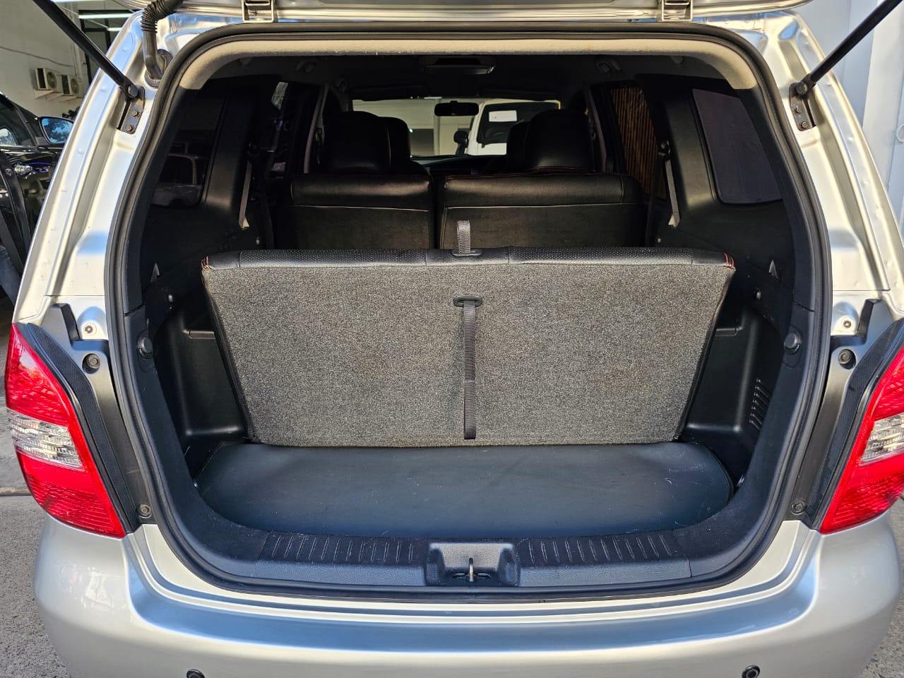 2011 Nissan Grand Livina 2011 Nissan Grand Livina