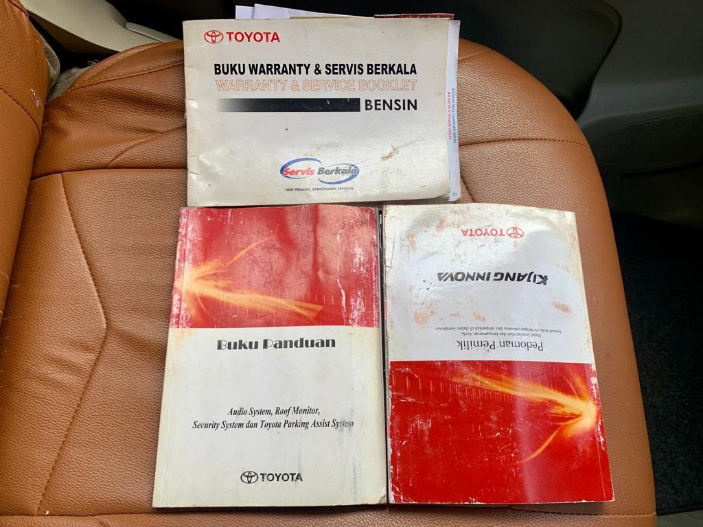 2013 Toyota Innova 2013 Toyota Innova