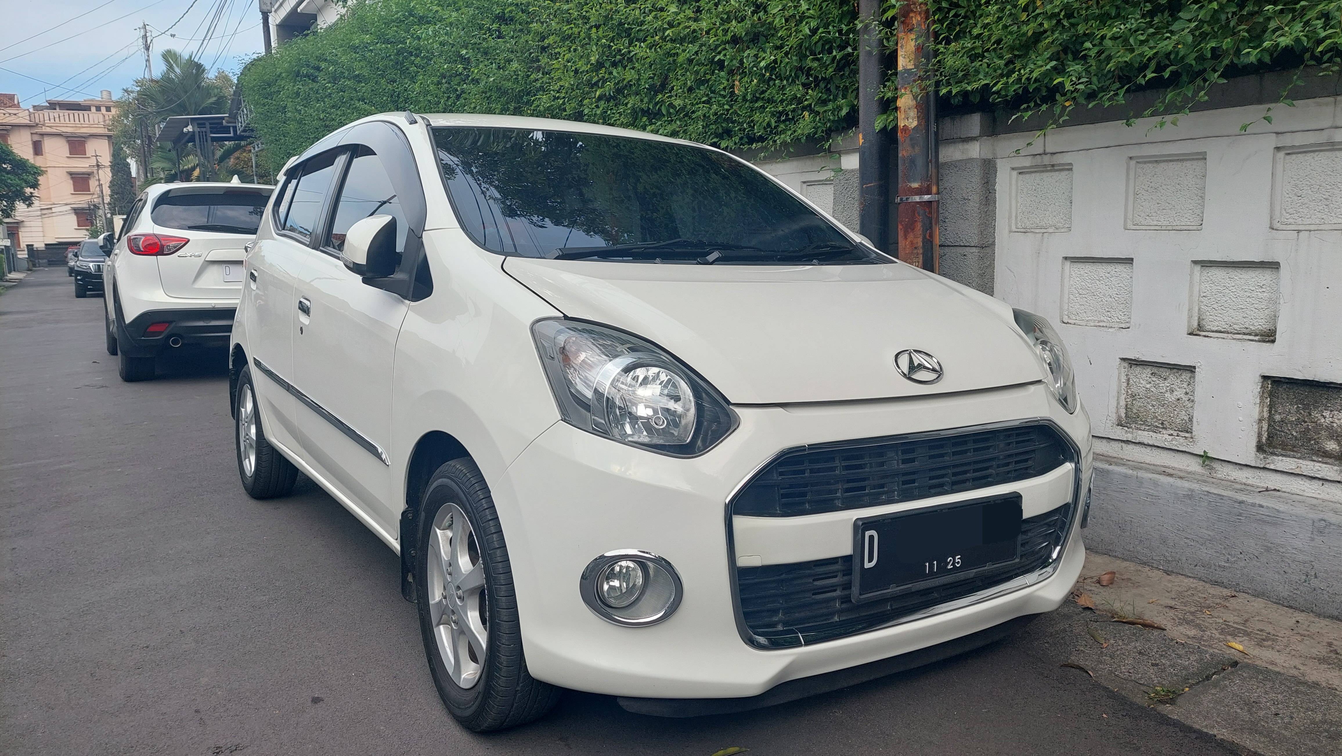 Second Hand 2015 Daihatsu Ayla  Second Hand 2015 Daihatsu Ayla