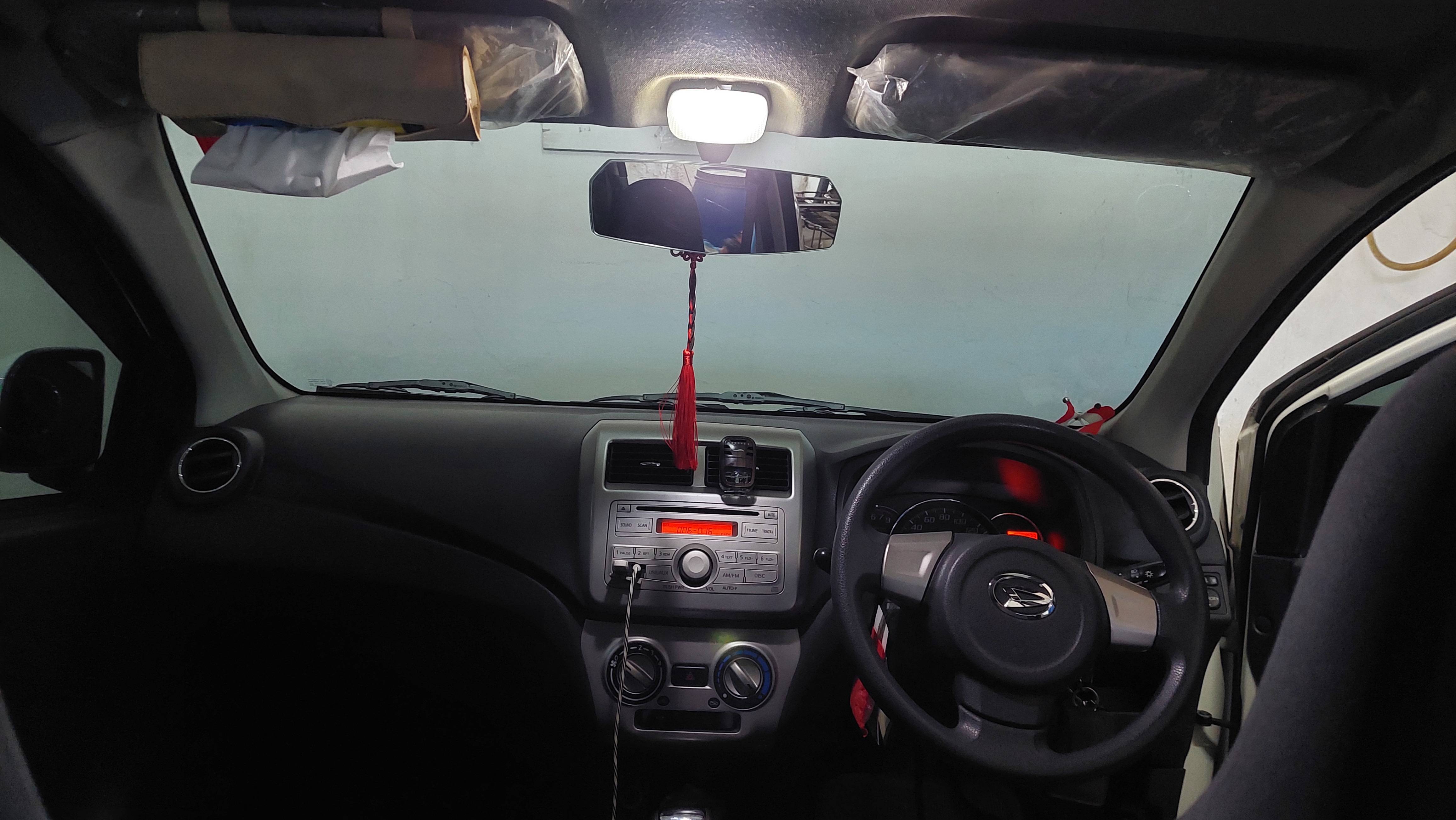 2015 Daihatsu Ayla  2015 Daihatsu Ayla