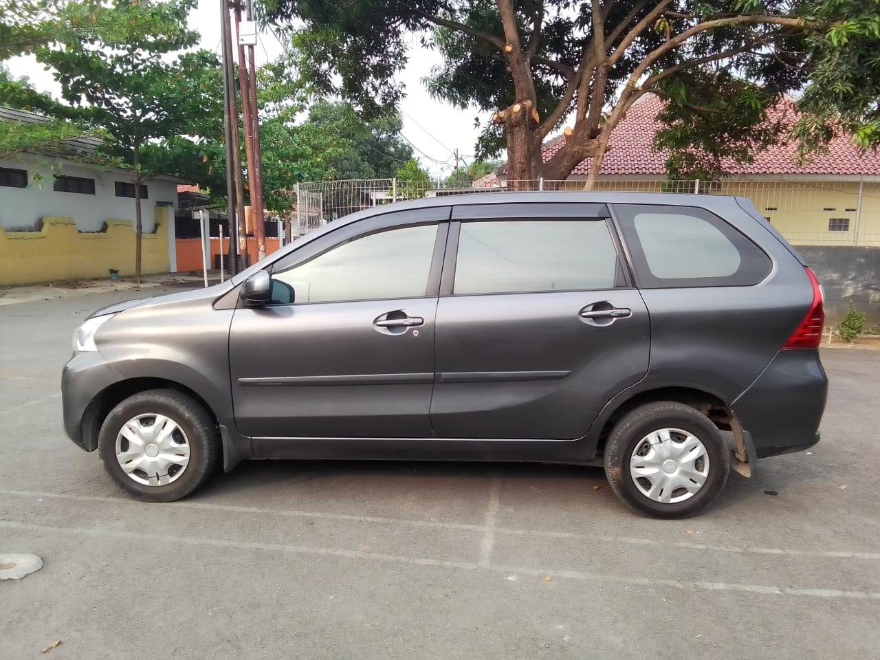 2017 Daihatsu Xenia 1.3 R MT 2017 Daihatsu Xenia 1.3 R MT