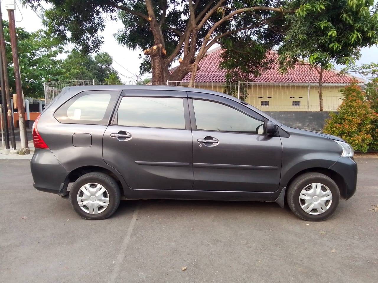 2017 Daihatsu Xenia 1.3 R MT 2017 Daihatsu Xenia 1.3 R MT