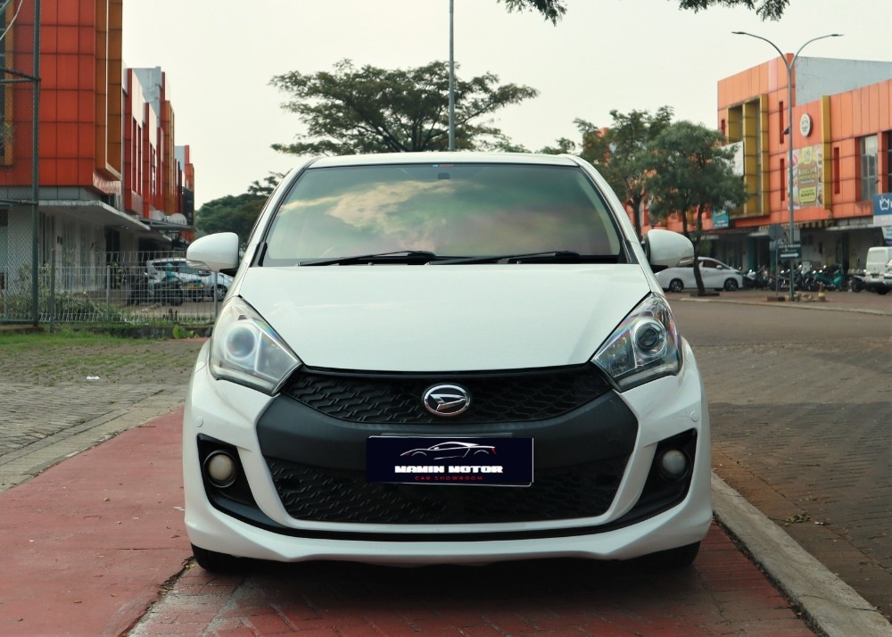 2015 Daihatsu Sirion