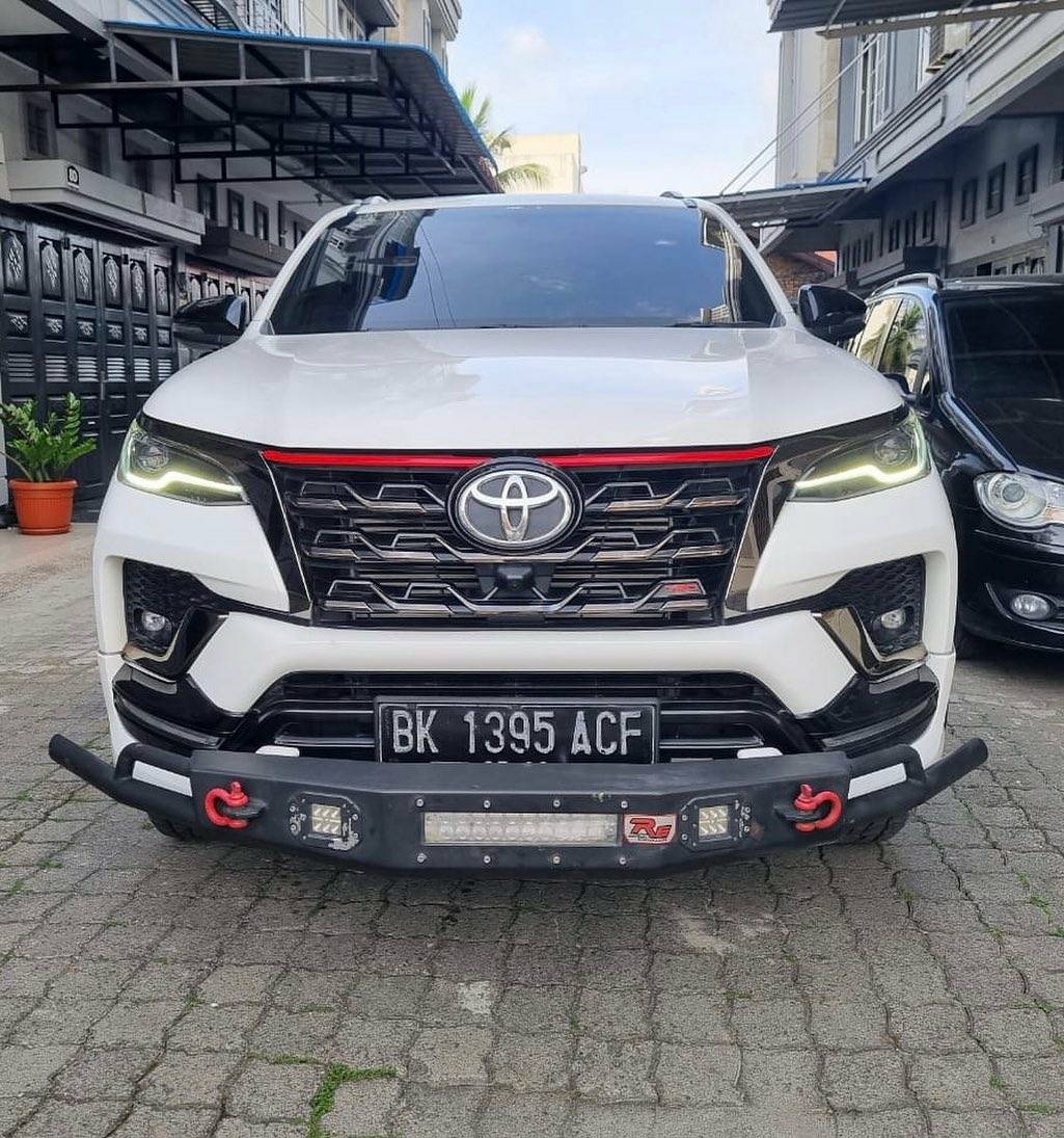 2021 Toyota Fortuner VRZ 4X2 TRD 2.4L AT 2021 Toyota Fortuner VRZ 4X2 TRD 2.4L AT