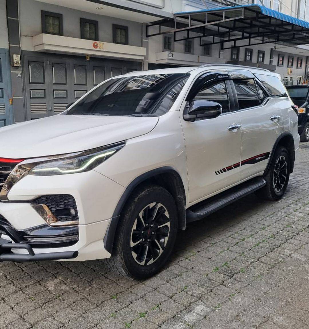 2021 Toyota Fortuner VRZ 4X2 TRD 2.4L AT 2021 Toyota Fortuner VRZ 4X2 TRD 2.4L AT
