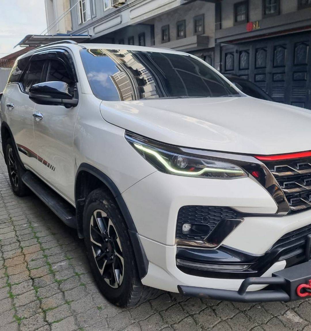 2021 Toyota Fortuner VRZ 4X2 TRD 2.4L AT 2021 Toyota Fortuner VRZ 4X2 TRD 2.4L AT