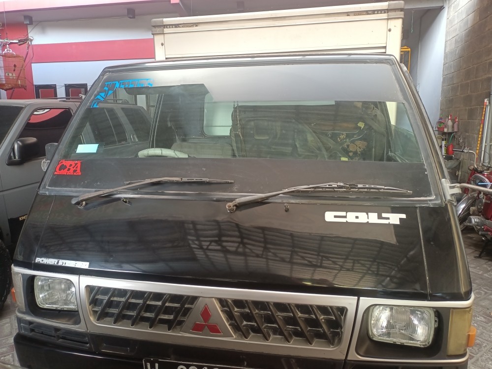 2013 Mitsubishi Colt L300