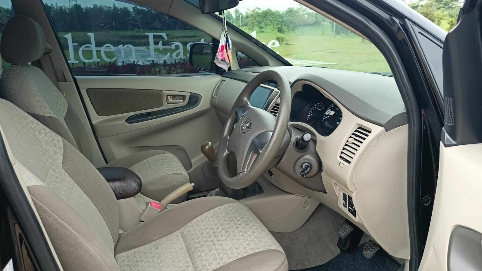 2015 Toyota Innova 2015 Toyota Innova
