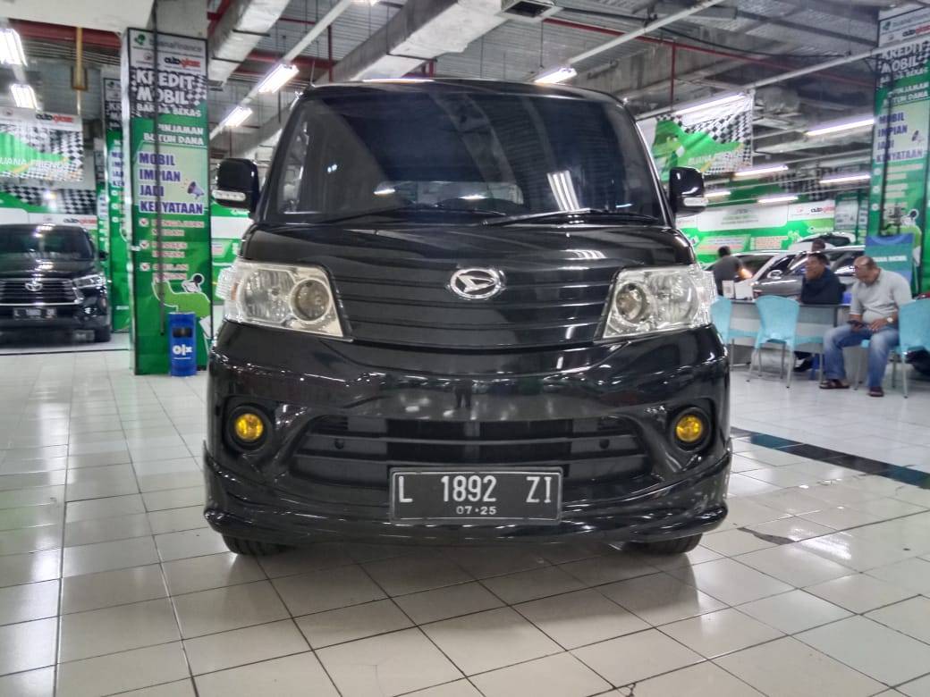 2015 Daihatsu Luxio  HI 1.5 M/T Bekas