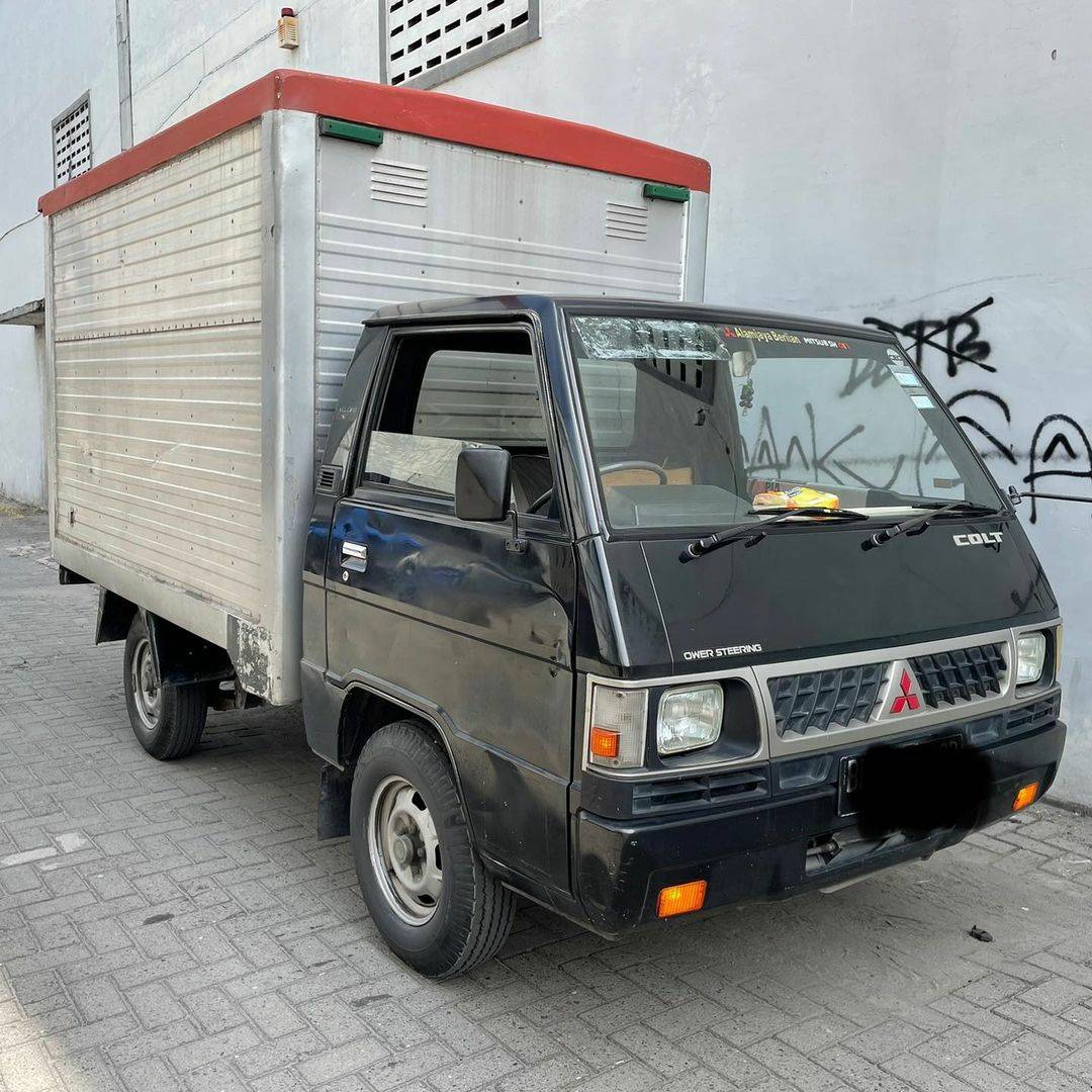 2007 Mitsubishi L300 Minibus Standard 2007 Mitsubishi L300 Minibus Standard
