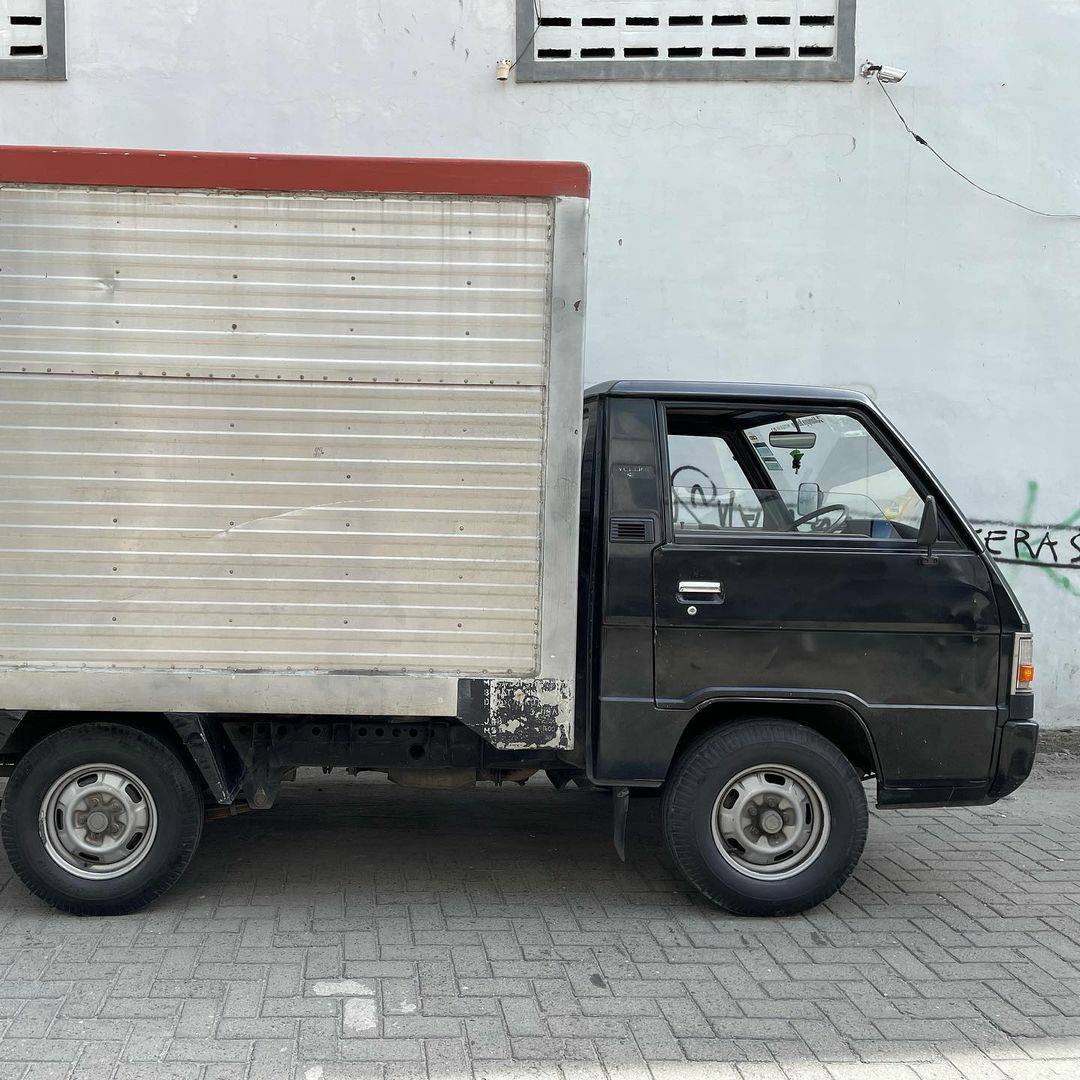 2007 Mitsubishi L300 Minibus Standard 2007 Mitsubishi L300 Minibus Standard