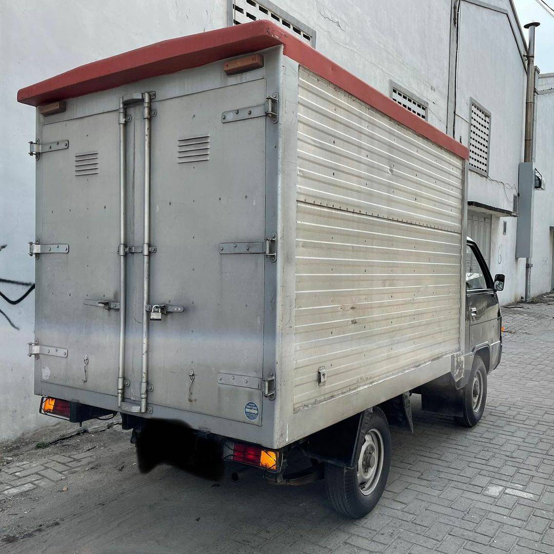 2007 Mitsubishi L300 Minibus Standard 2007 Mitsubishi L300 Minibus Standard